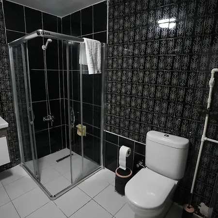 In The Heart Of The City, 1 Minute To The Tram Station,with Elevator Apartment *