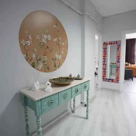 Apartment In The Heart Of The City, 1 Minute To The Tram Station,with Elevator *