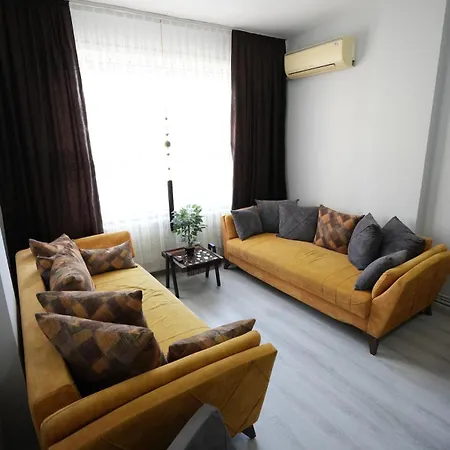 Apartment In The Heart Of The City, 1 Minute To The Tram Station,with Elevator Istanbul